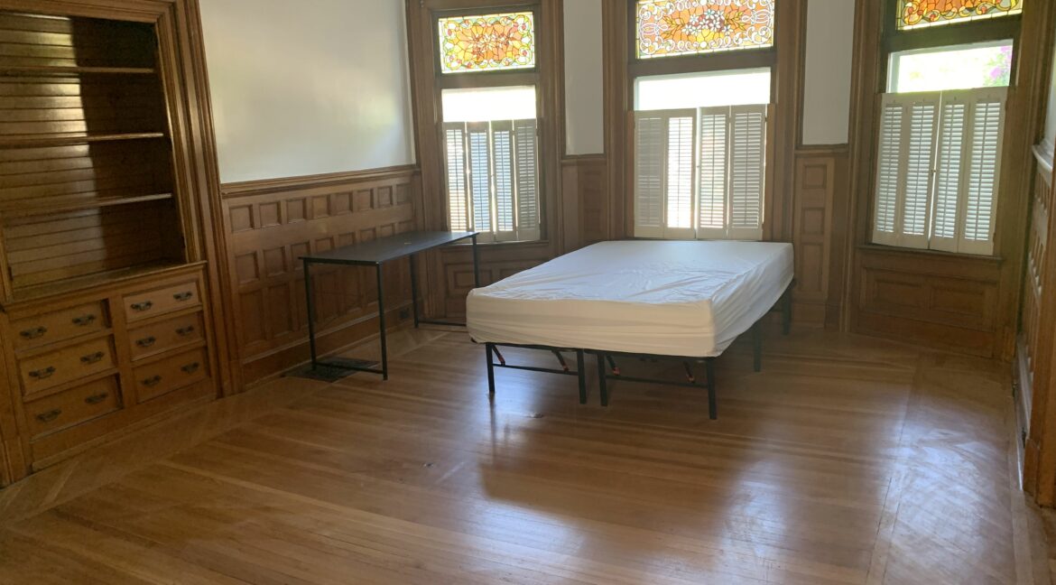 40R 1F bedroom