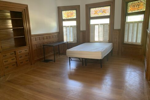 40R 1F bedroom