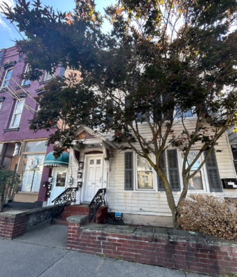 136 Front Apt 2