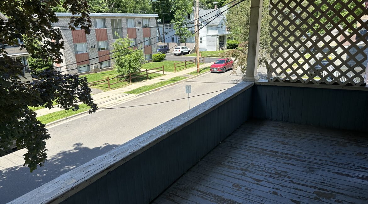balcony